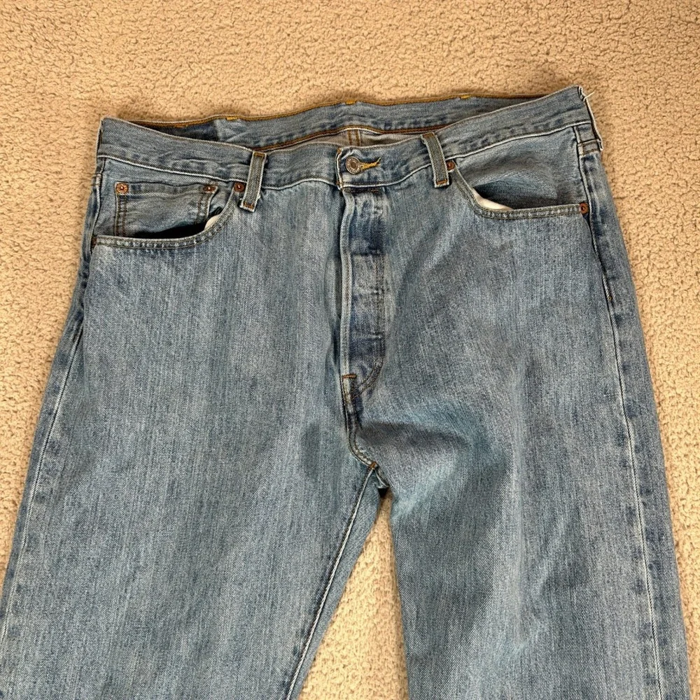 Levis 501 Original Fit Mens Light Wash Blue Denim Jeans 38x30 Button Fly
